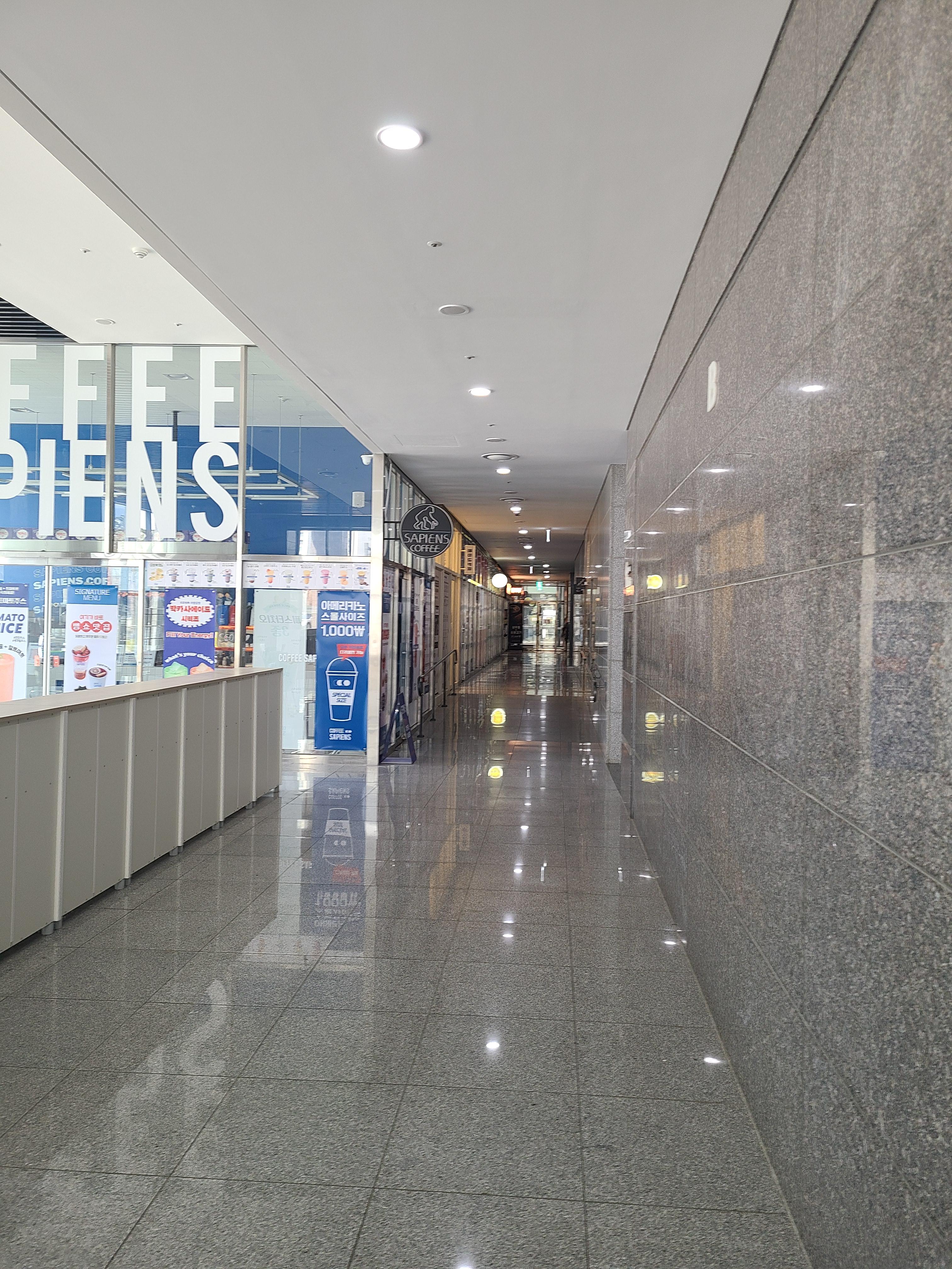 안양아이에스비즈타워 1층 내부5