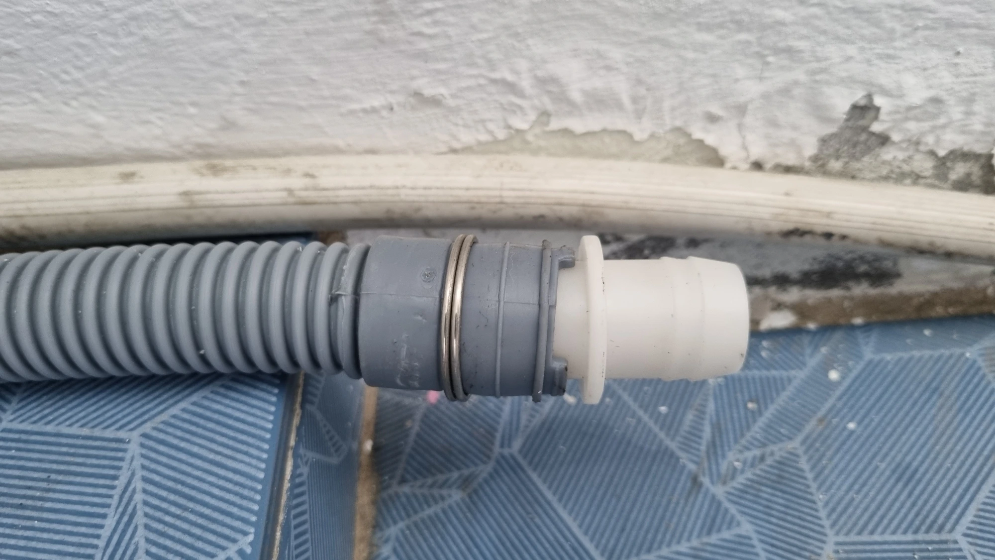 연결 부속 끼운 모습