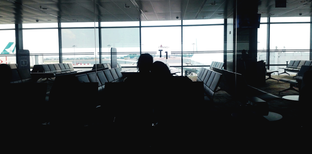 공항내부 환승 대기중