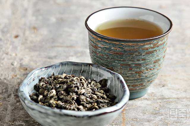 다이어트에 좋은 차 우롱차 살빼는차 다이어트차 추천