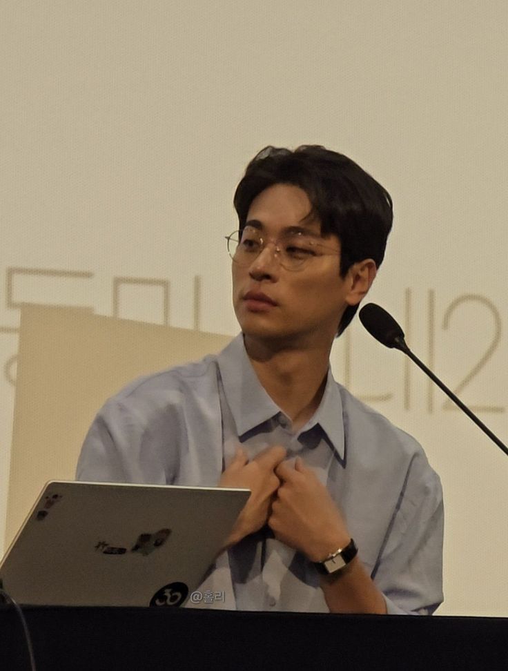 박정민 배우 화사 키 나이 학력 출판사 책 연극 성격 고려대학교 프로필