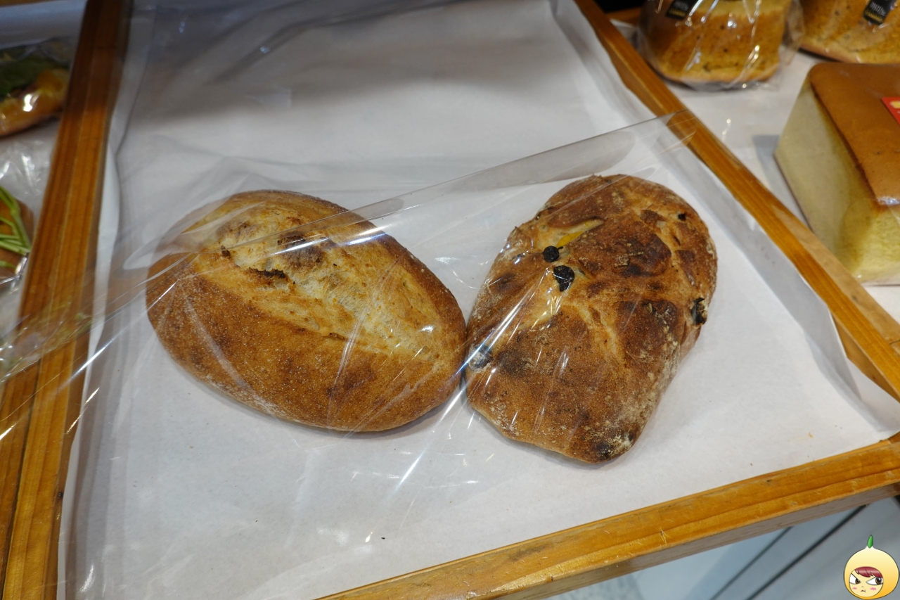 건강통전밀폴렌타 & 통전밀블루베리호두빵