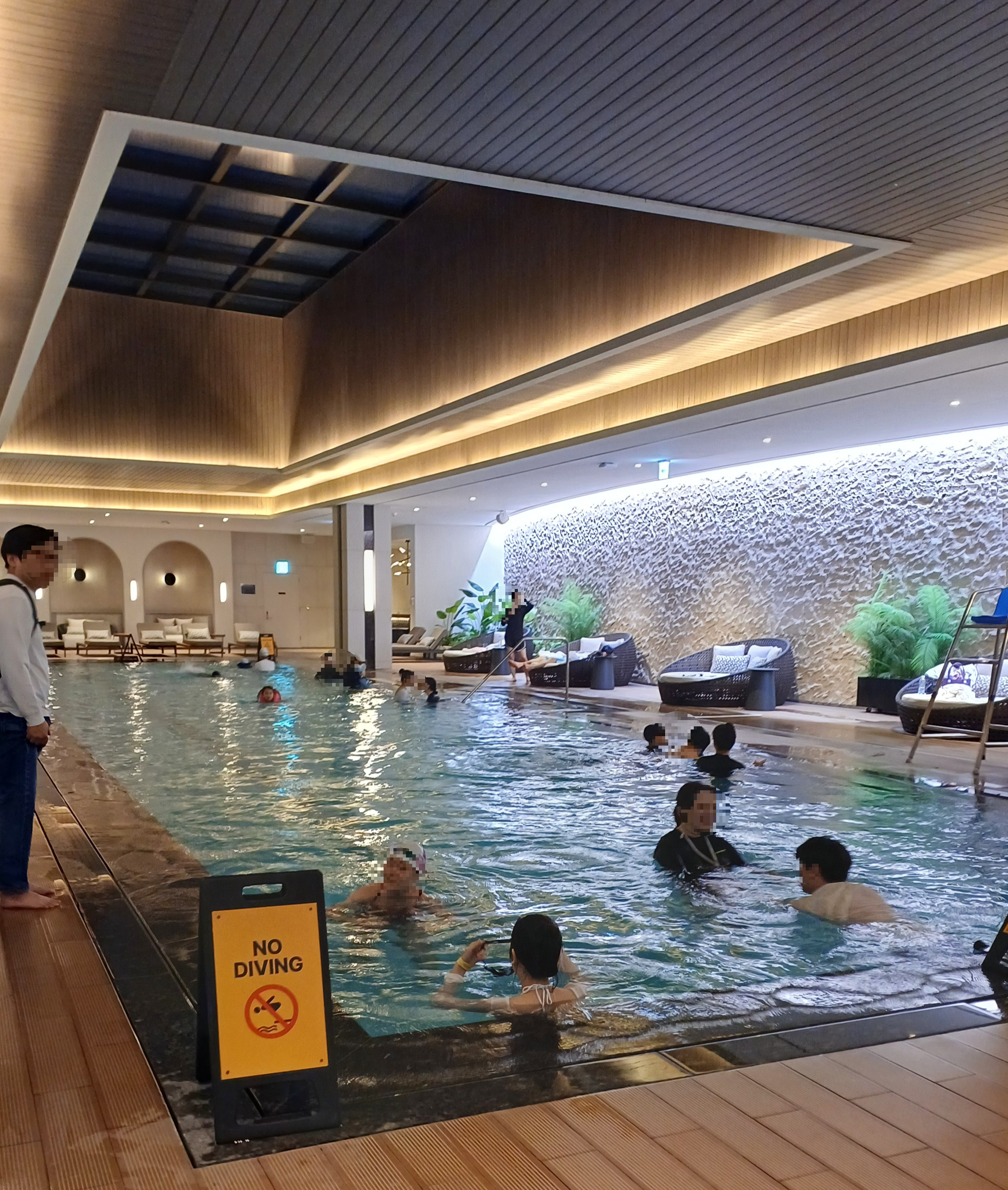 호캉스-호텔수영장-10