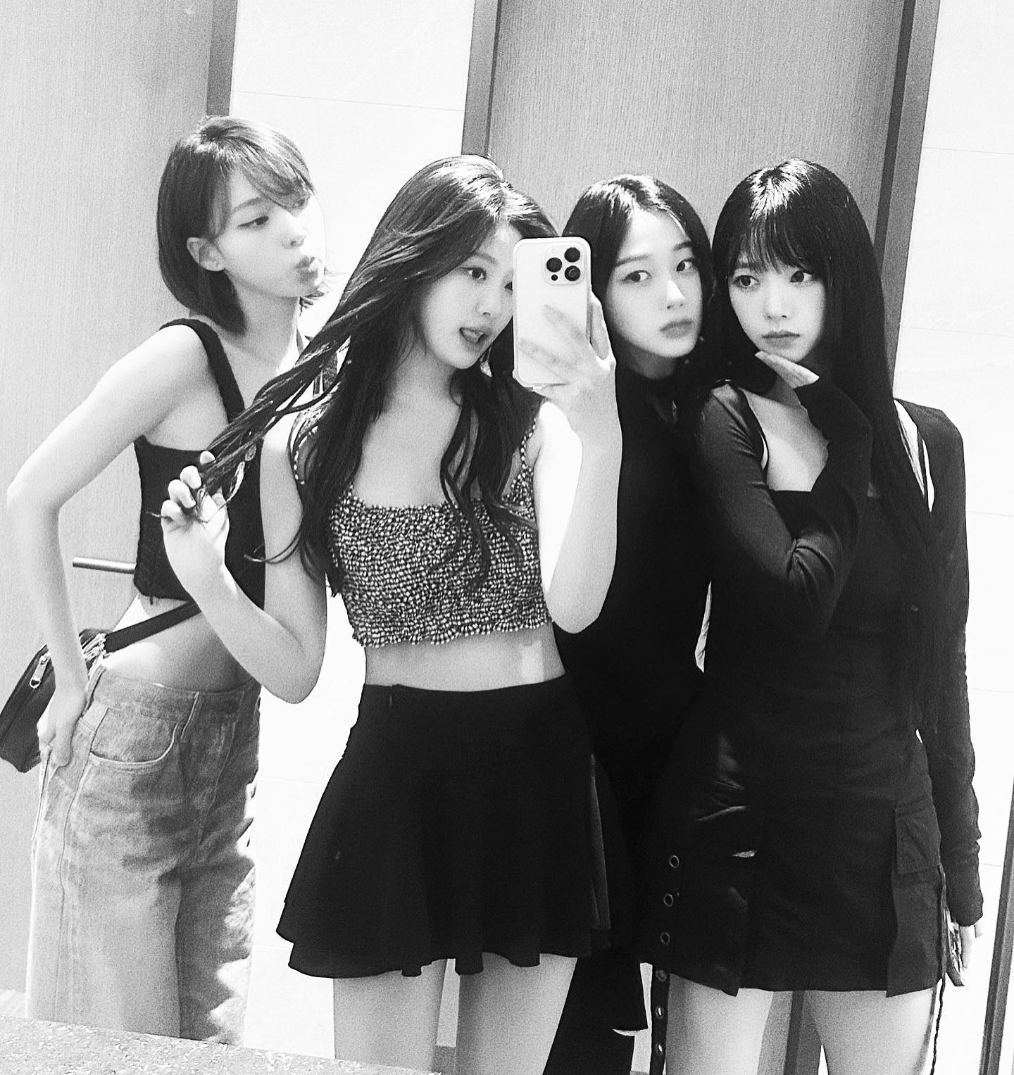 에스파 카리나, 윈터, 지젤, 닝닝 인스타그램 첫 게시물