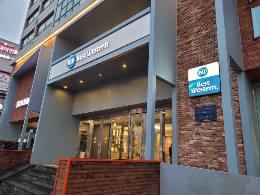 베스트웨스턴 제주 호텔 외관 제주공항 근처 워크숍 숙소
