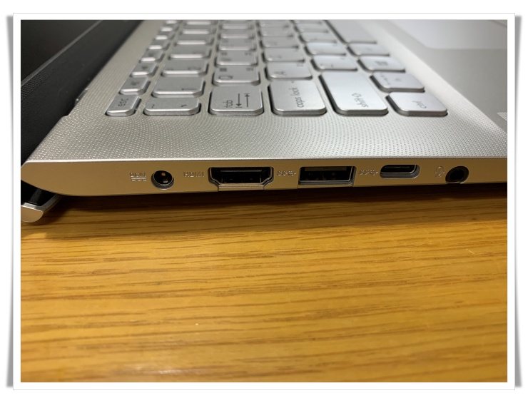 ASUS 비보북 측면(좌/우)