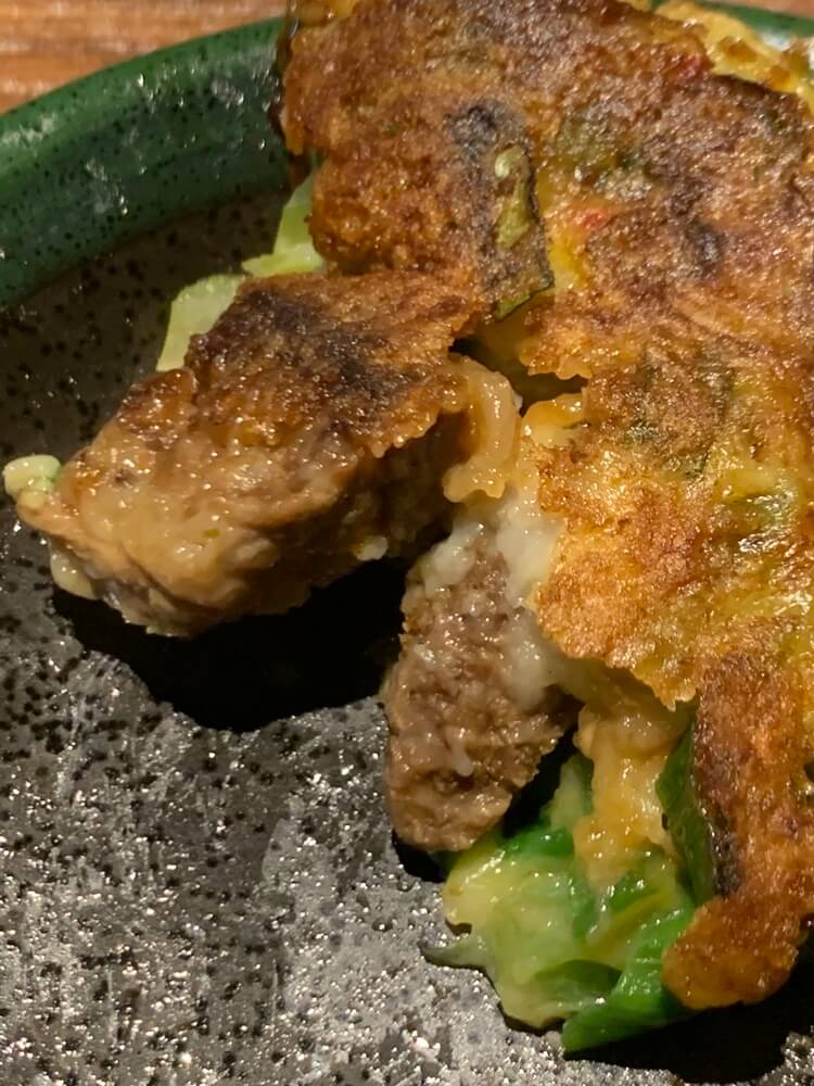 니기야키 속에 박혀있는 소고기