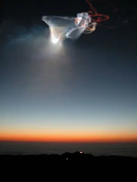 2002년, 미니트맨 III 발사로 인해 발생한 황혼 현상