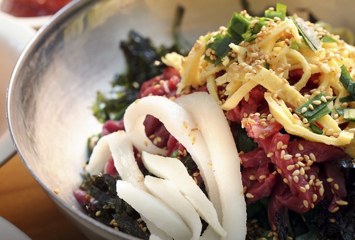 생생정보 믿고 떠나는 스타고장 가수 홍경민의 전라남도 함평 여행 한우 함평육회비빔밥 맛집 화랑식당 함평나비대축제 주포지구 한옥전원마을 함평 바나나 생태나라