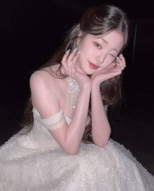 팔뚝살 빼는 운동법 관련 장원영 모델 사진