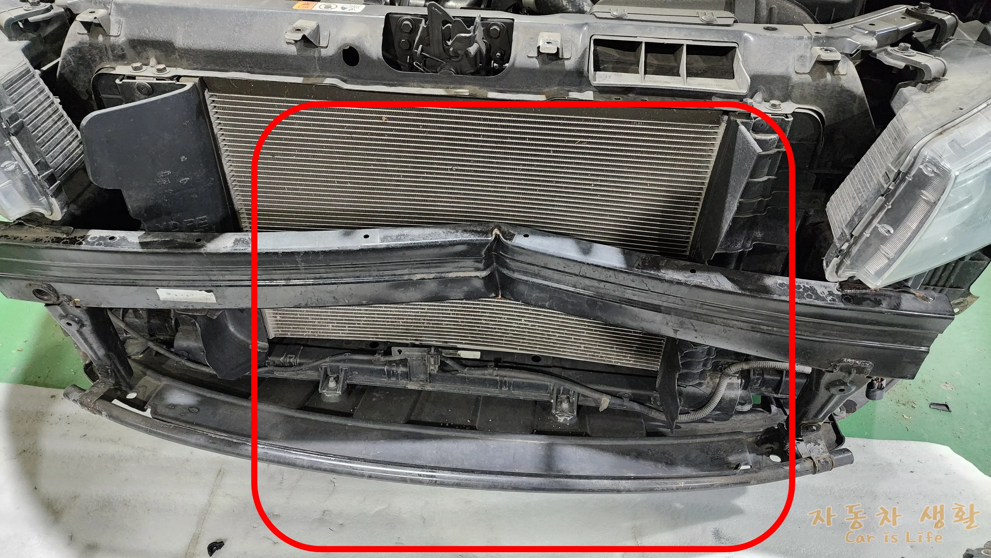 꺾인 범퍼 레일