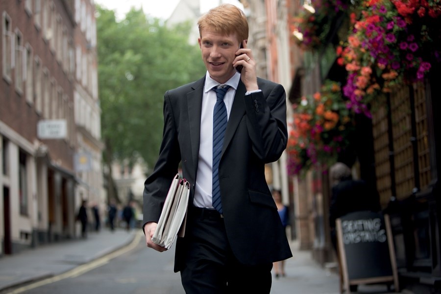 영화 어바웃타임 주인공 팀