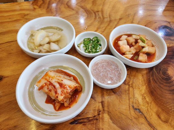 아우내 장터순대 순대국밥 밑반찬