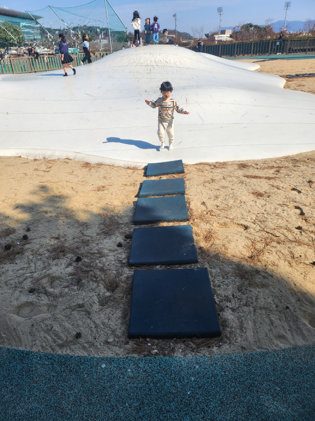 부산경남-렛츠런파크-바운싱돔-내부