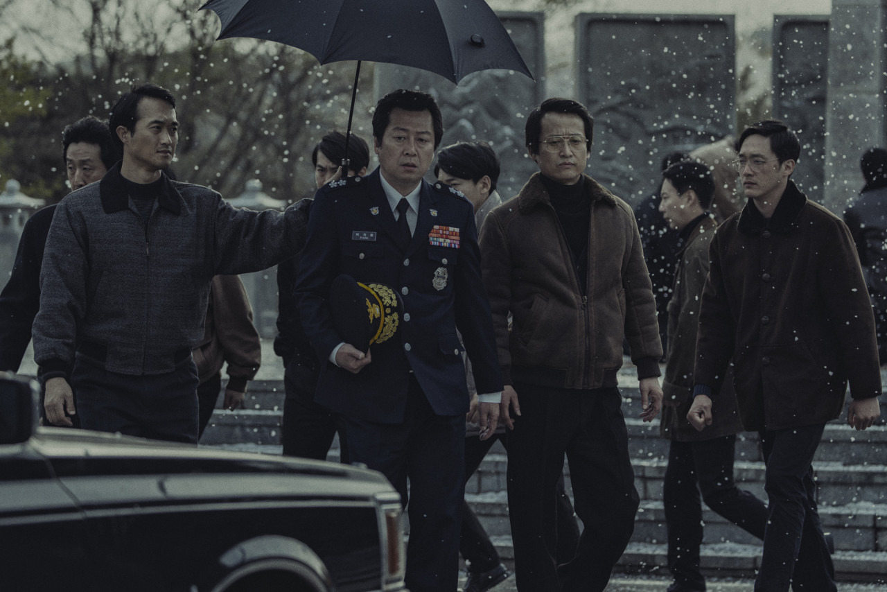 침묵에 맞선 용기, 정의의 유예, 시민의 힘을 기록한 영화 '1987'