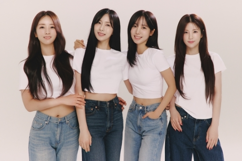 에이핑크 팬들 주목! 초롱, 보미, 남주, 하영이 드디어 위드어스와 손잡았다고요? 이건 대박 소식!