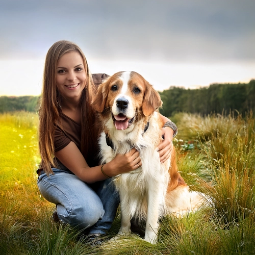 여성과 함께 있는 강아지3