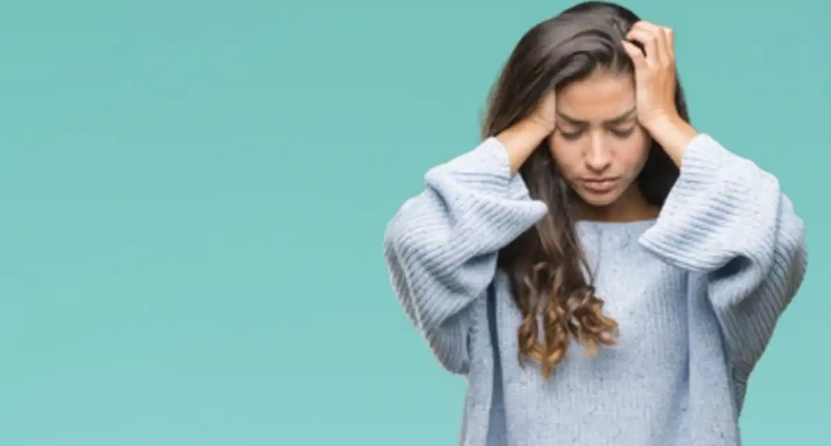 스트레스-머리에손-여자이미지