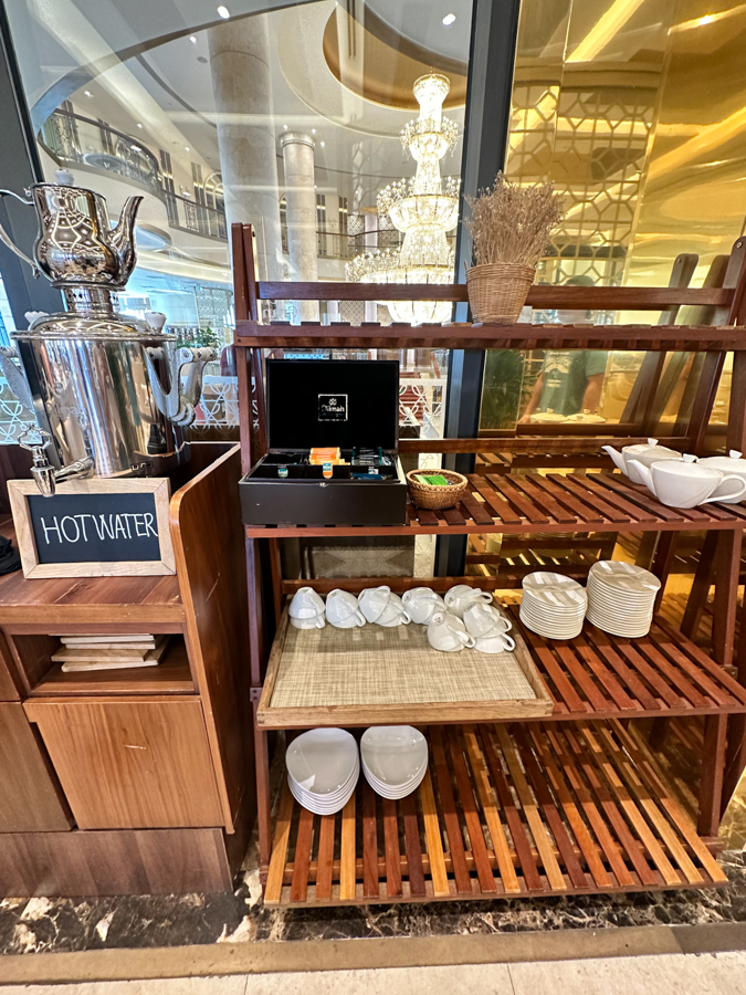 다낭 쉐라톤 그랜드 리조트의 TABLE 88 조식당 TEA