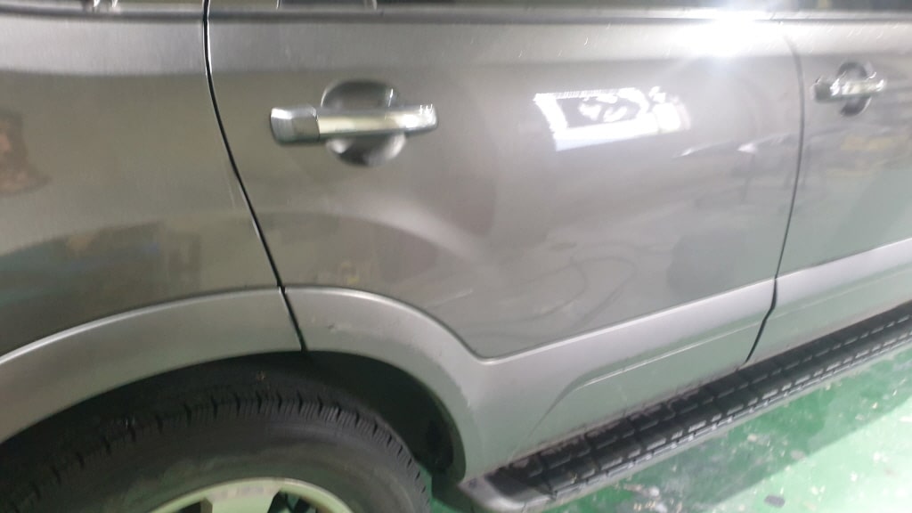 차 문짝 긁힘 - 모하비 차 문짝 긁힘