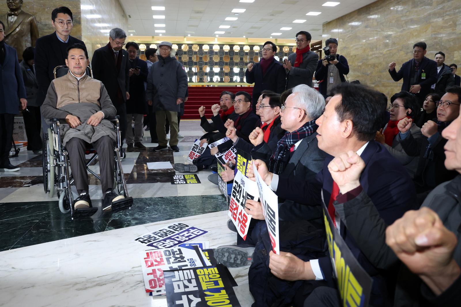 장동혁 대표 단식 중단과 지지를 표명하는 지지세력