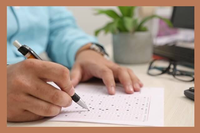 시험-보는-모습