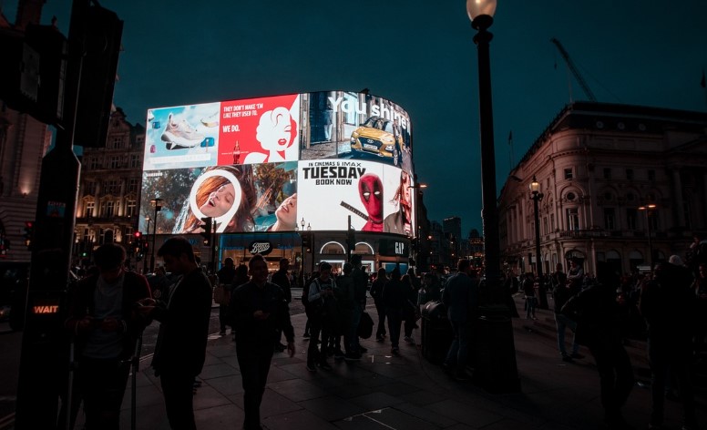 런던 웨스트엔드 극장가 거리