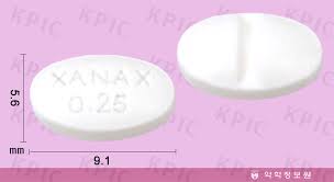 자낙스정(알프졸람) 사용 주의사항과 상호작용: 알아두어야 할 사항들