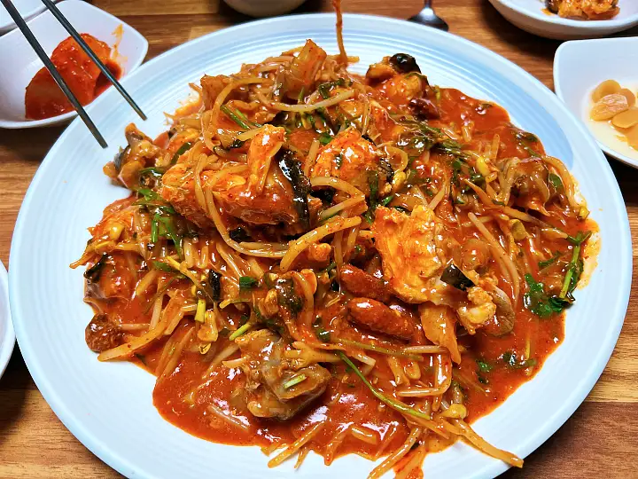 아구찜 60년 노포 생아귀 아구탕 아귀수육 부산 서구 맛집 먹자 포구 추천
