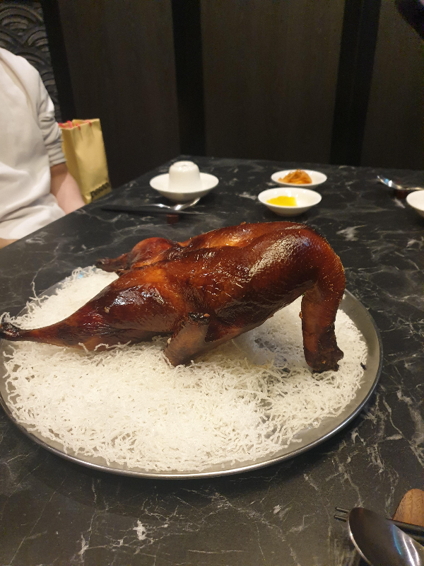 베이징덕이 생각보다 얇다. 양이 적었다.