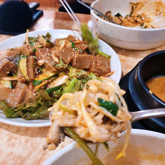 백반기행 안재모 편 산채 보리 비빔밥 직화 코다리구이 도토리묵 우거지 수제비 고양 서삼릉 맛집 소개