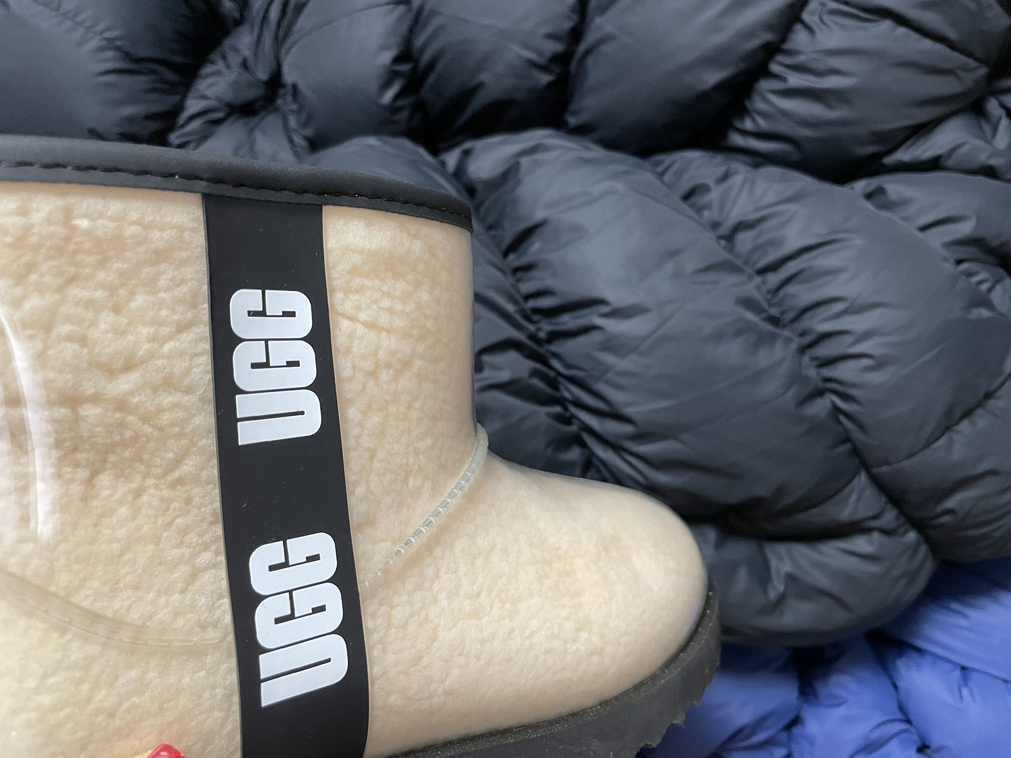 어그 클래식 클리어 미니