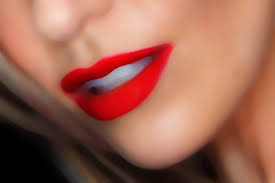 입이 인상적인 꿈