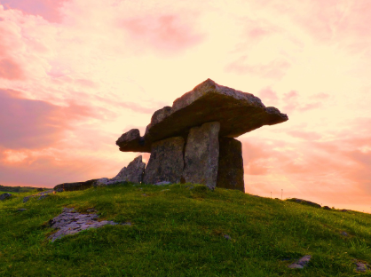청동기 시대의 고인돌과 비파형 동검 의미 찾기