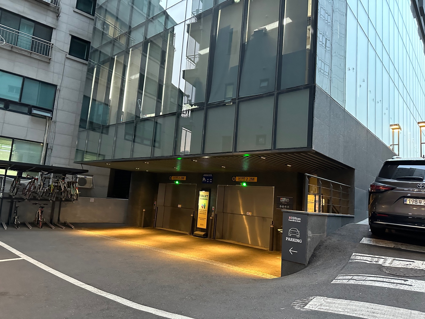 힐튼 가든 인 서울 강남_외부3