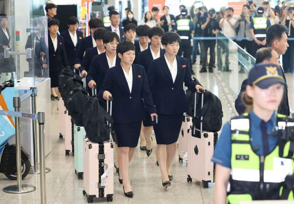 내고향여자축구단 입국: 8년 만의 전격 방남! AWCL 수원FC위민 남북 빅매치 일정, 역대 전적 및 관전 포인트 총정리