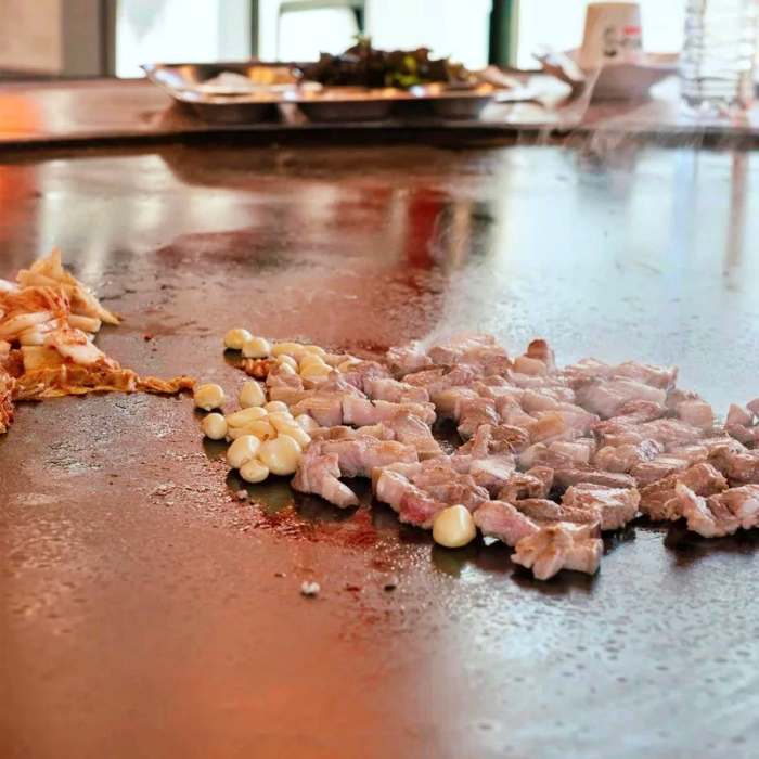 서민갑부 철판 삼겹살 행주산성 맛집 전참시 이영자 추천 삽자루 지리산 흑돼지 구이 비빔국수 잔치국수 연 매출 20억 원 조태중 방송 정보