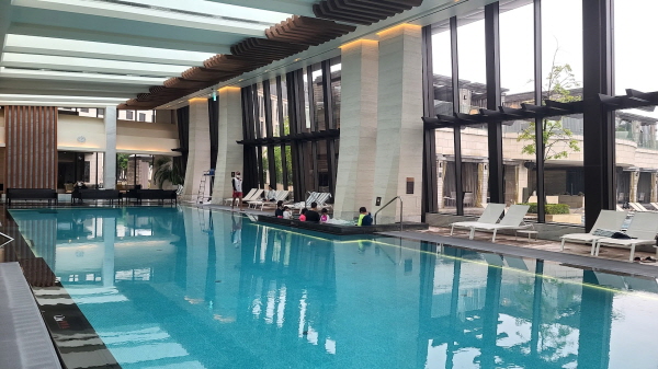 파라다이스시티 호텔 실내 수영장