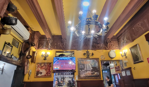 타파스로 유명한 La Frgua 내부