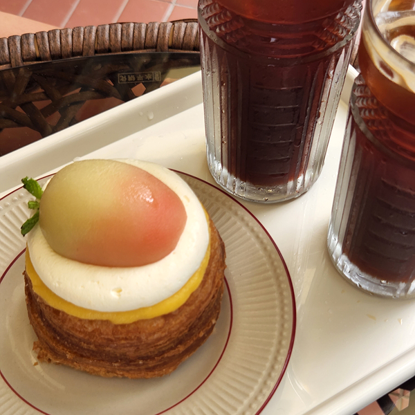 복숭아_크림_페이스트리