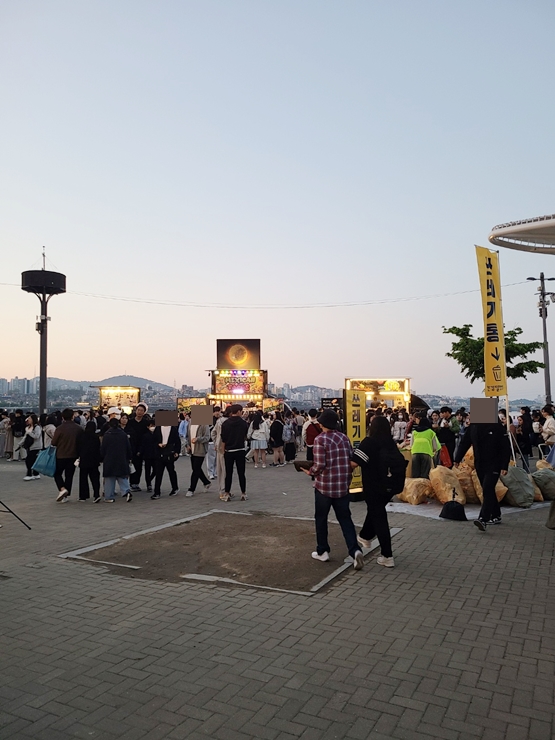 한강 달빛 야시장 가는길