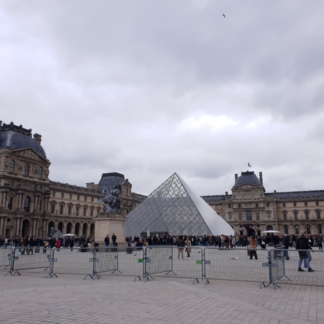 루브르 박물관 광장