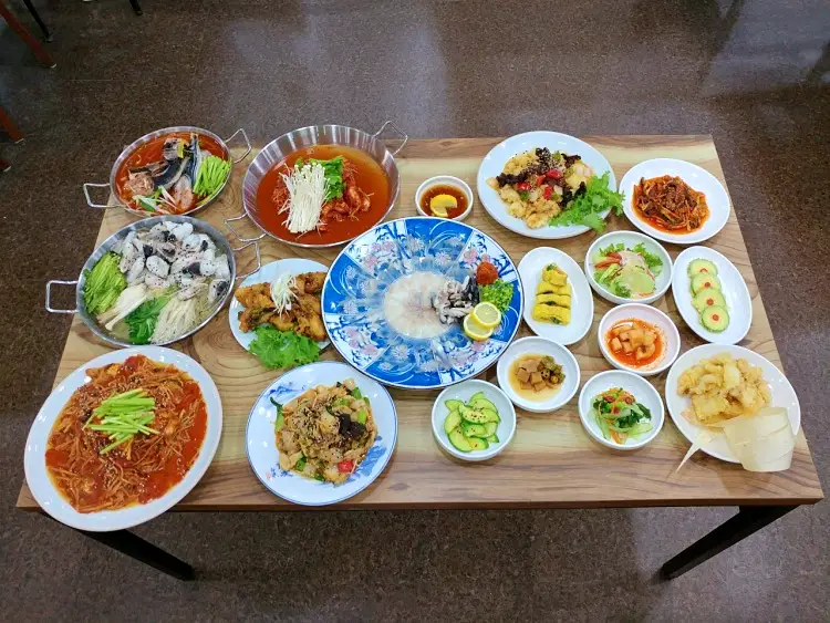 투데이 맛있는 메뉴 복수육 복불고기 복튀김 껍질무침 복국 복어 특선정식 맛있는 식당 추천 부산 사상구 맛집