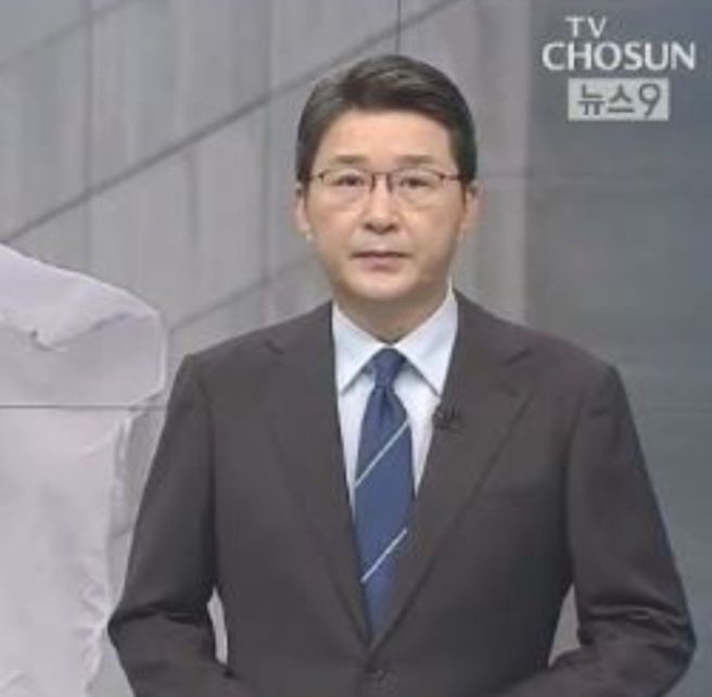 신동욱 앵커 언론인 경력