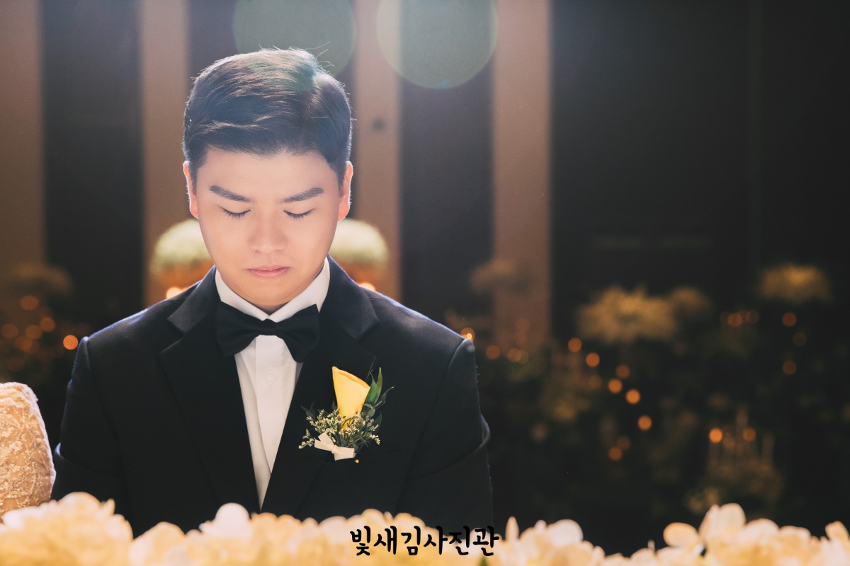 위더스 영등포 펠리체홀 본식스냅 신랑 정면