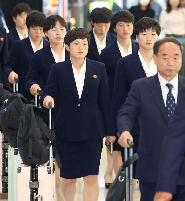 내고향여자축구단 입국: 8년 만의 전격 방남! AWCL 수원FC위민 남북 빅매치 일정, 역대 전적 및 관전 포인트 총정리