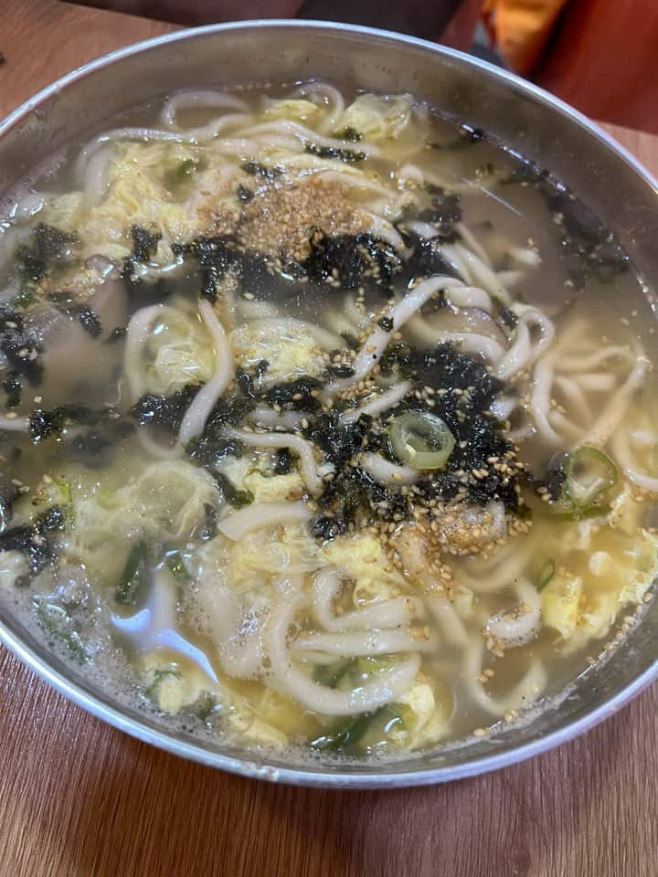 금이야옥이야 맑은칼국수