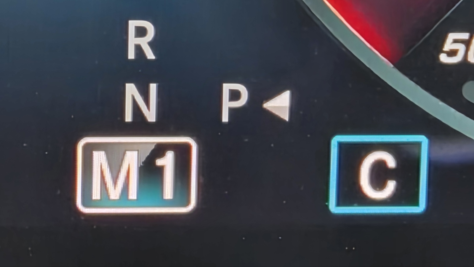 벤츠 자동변속에서 수동변속시 계기판상에 표시되는 모양