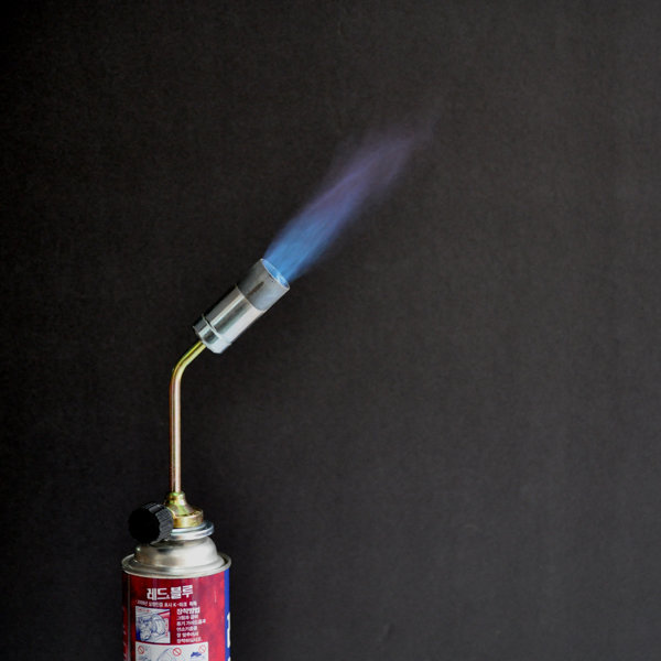 풀리지 않는 나사를 쉽게 빼는 방법