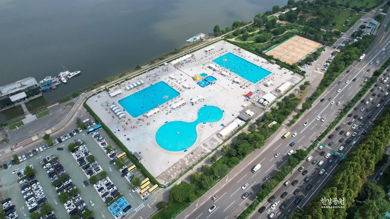 잠원수영장-측면